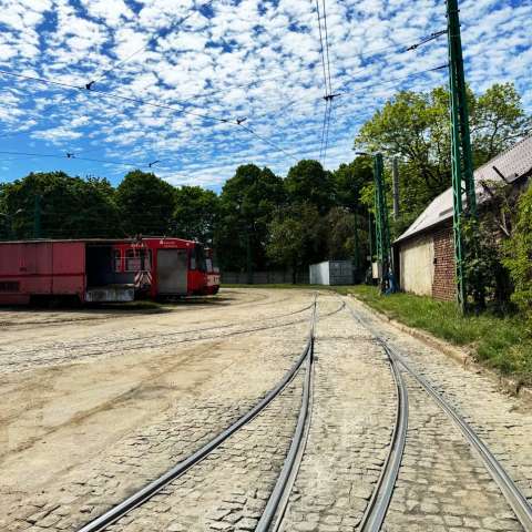 Dostawa i wbudowanie 2 sztuk rozjazdów tramwajowych z manualnymi mechanizmami nastawczymi wraz z dostawą i wymianą torów na terenie Zajezdni Tramwajowej Gdańsk-Nowy Port