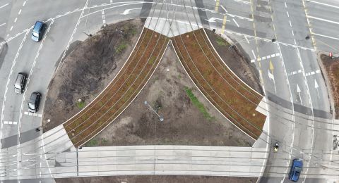 Remont torowiska tramwajowego i peronów przystankowych na pl. Zawiszy w Warszawie